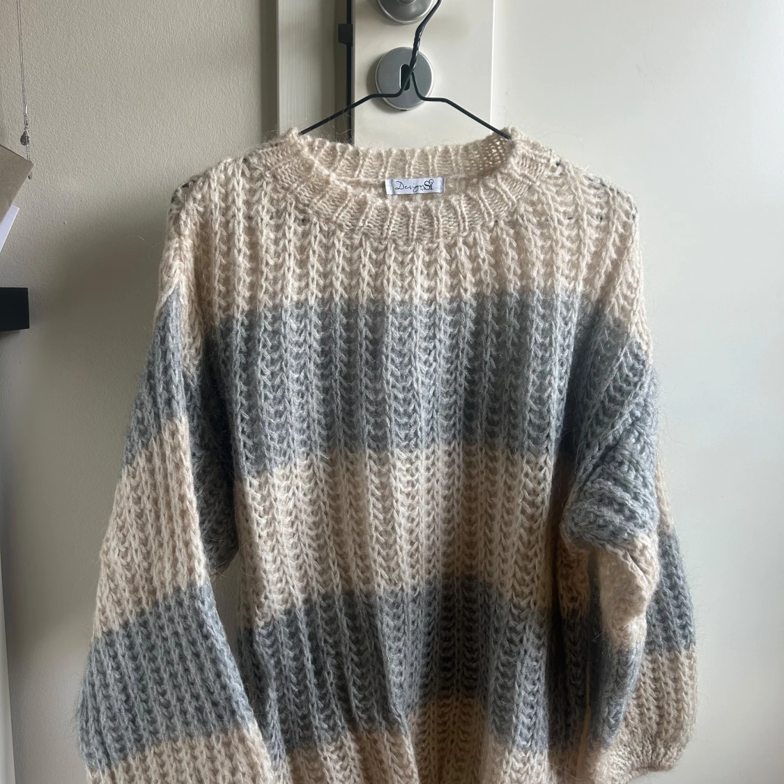 Stickad tröja Design By Si