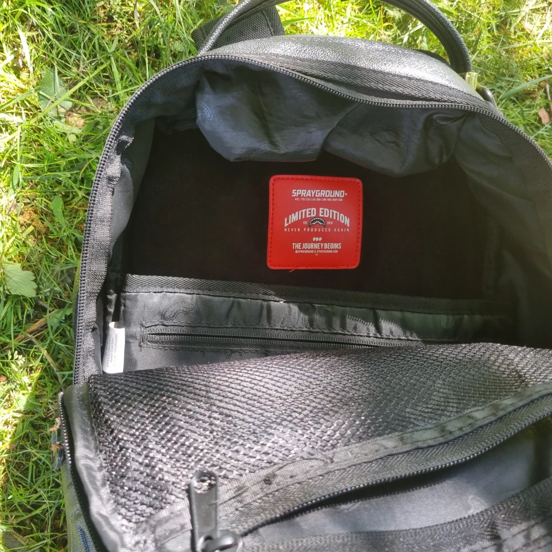 Svart ryggsäck från Sprayground - 3