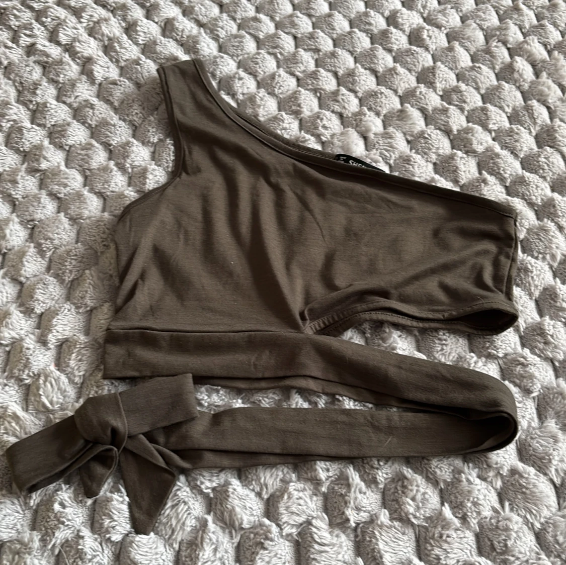 Grön one shoulder topp från SHEIN