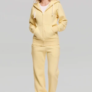 SÖKER - I’m looking for this set please text me if u have it! I’m from denmark i cant buy over Plick so the payment will be over Vinted 🐑(zip up Xs) (sweatpants s-m)