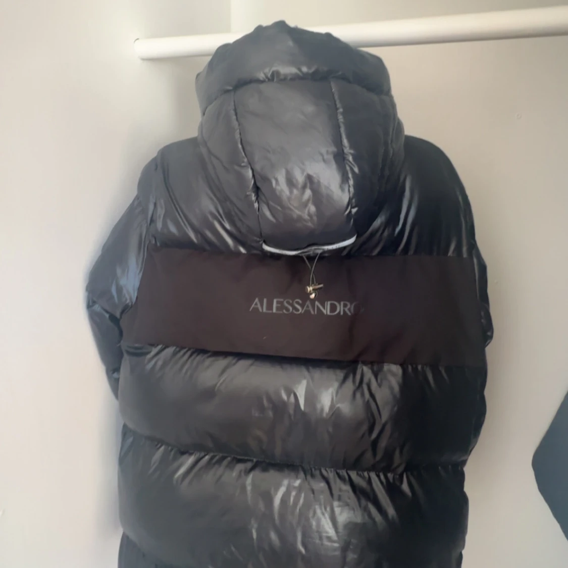 Svart pufferjacka från Alessandro - 1