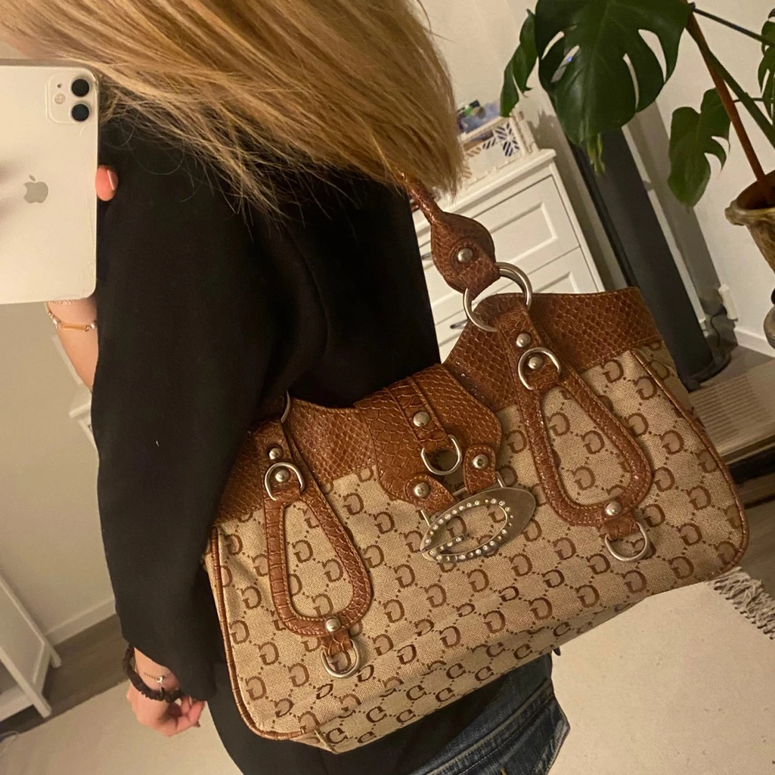 Guess väska y2kr - 91