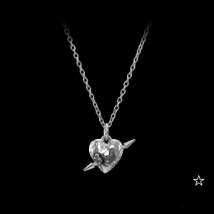 Maria Nilsdotter halsband - Tuvstarr halsband från Maria Nilsdotter. Använt sparsamt, inga tecken på användning. Kommer ej till användning längre. Pris går att diskutera 