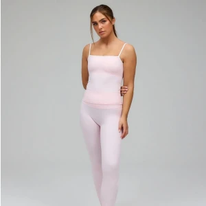 exercere Neaty Tights - Säljer denna på grund av att jag har ingen användning av den. Bara haft på mig den en gång så den är i mycket bra skick! 💕