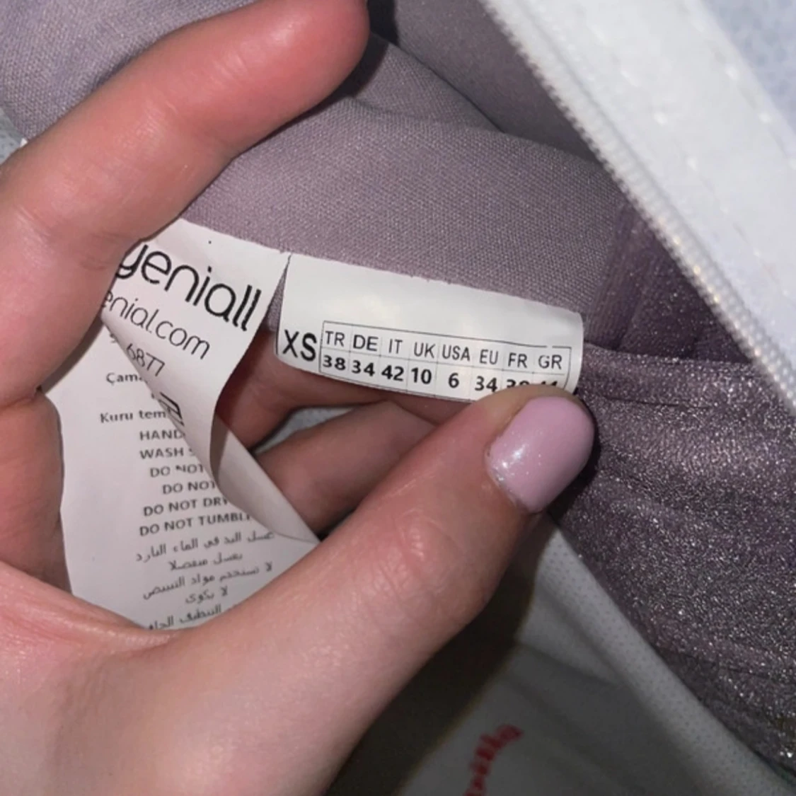 Ljuslila långklänning från Abiyenial - 2