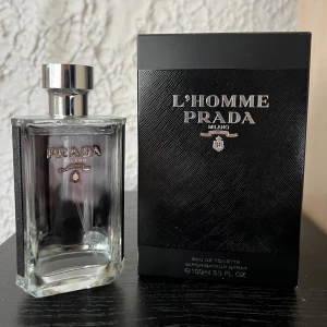 Prada lhomme edt - Prada lhomme edt 100ml. Ca 95+ ml kvar, nästintill oanvänd. Skicka prisförslag