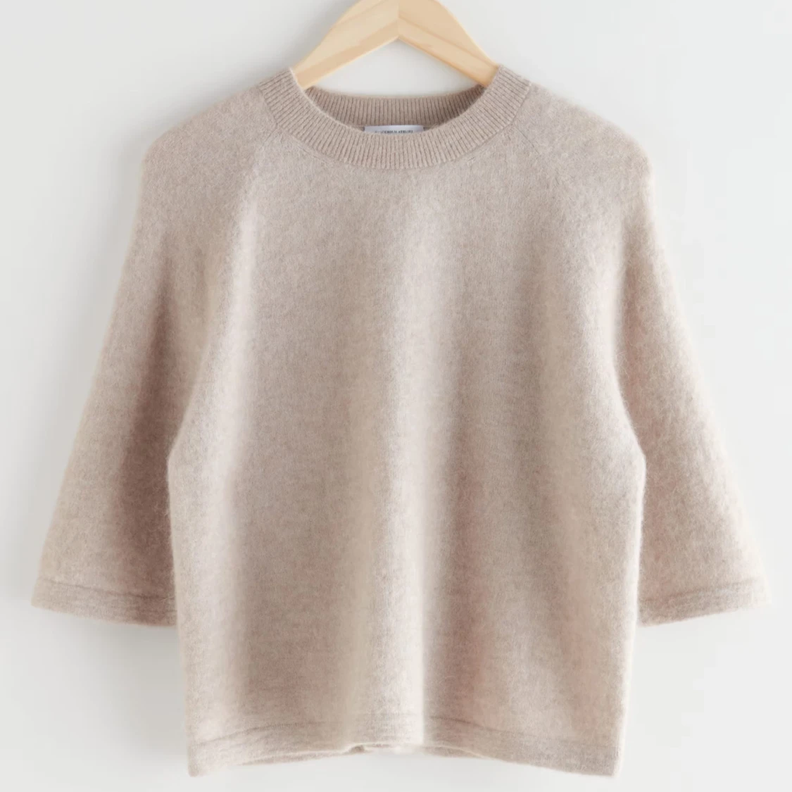 Beige stickad tröja med trekvartsärm från & Other Stories