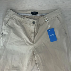 Beigea kostymbyxor - Superfina! Köpta från sellpy men passade tyvärr inte💗De är från esprit