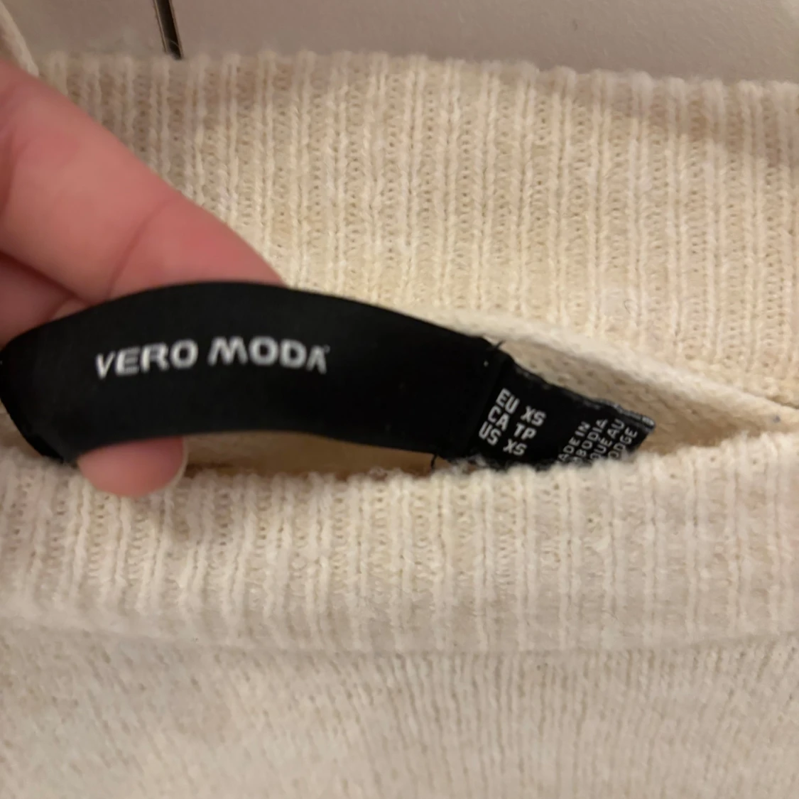 Beige stickad tröja från Vero Moda - 1