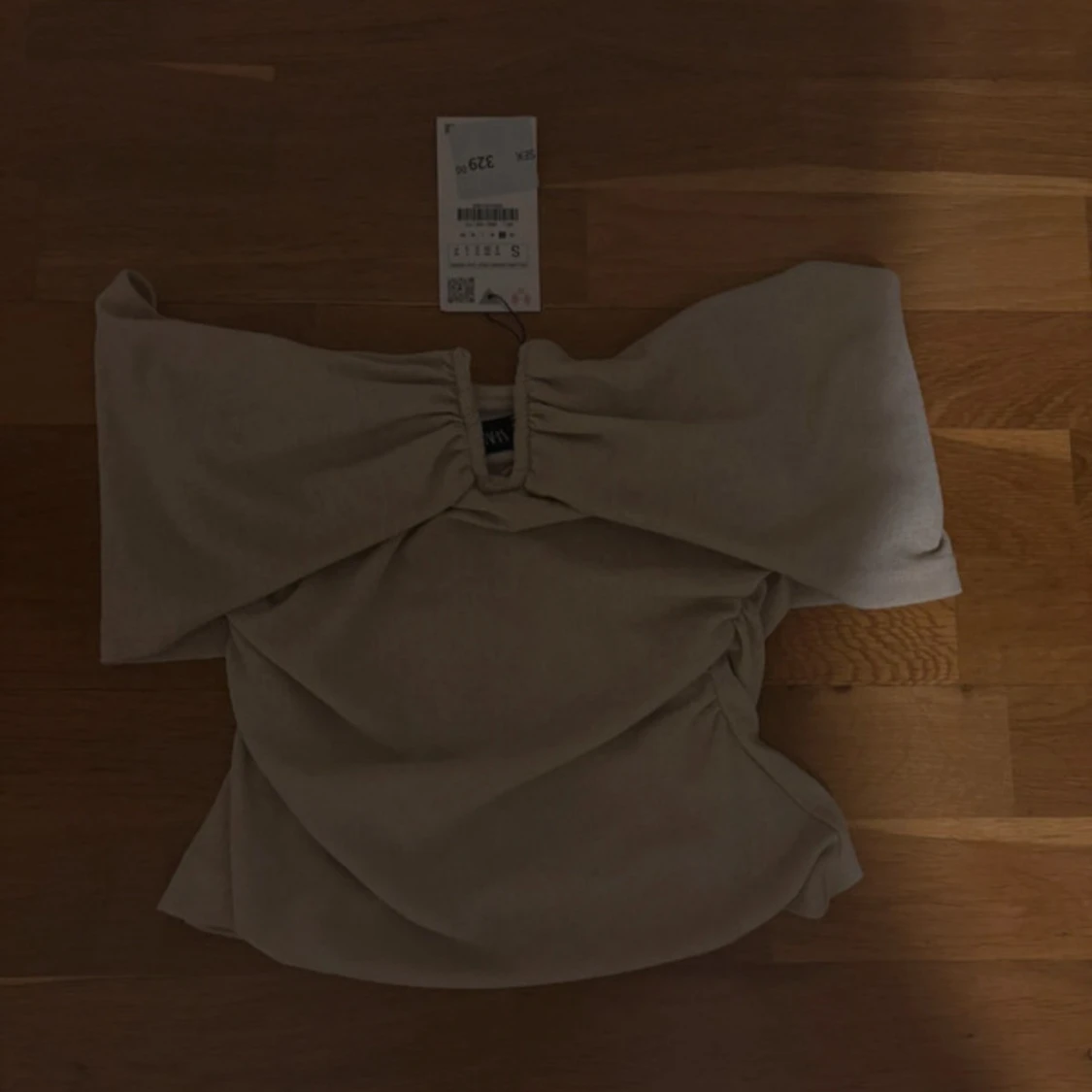 Beige offshoulder topp från Zara - 1