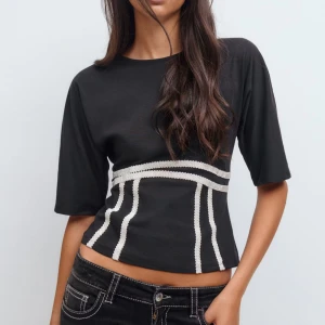 Fin topp - Säljer min helt nya topp ifrån Gina , aldrig använd, endast provad!! Tyvärr är prislappen av men annars är den exakt som ny