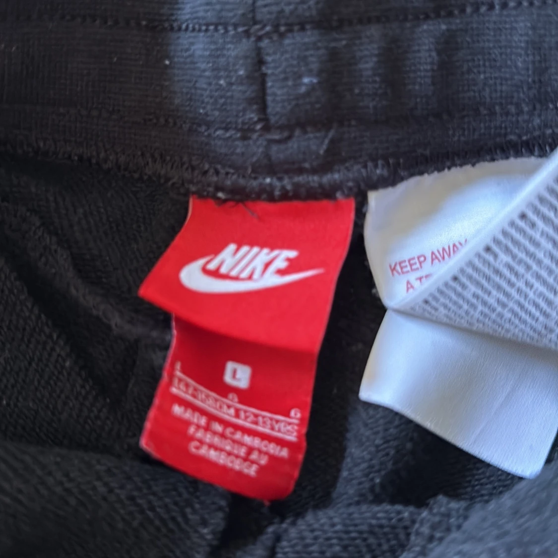 Svarta Nike Air shorts i storlek L - 1