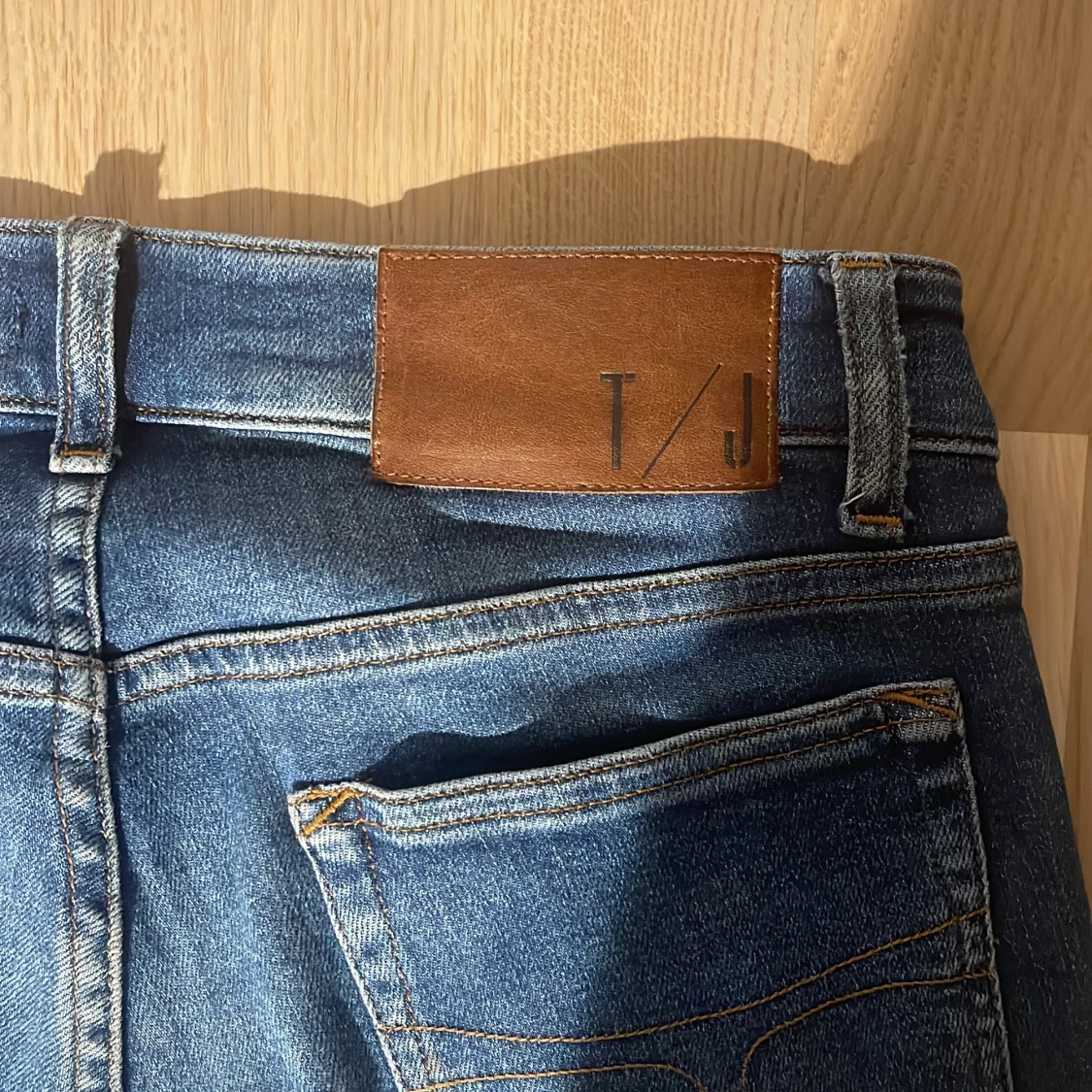 Blå jeans från Tiger of Sweden - 2