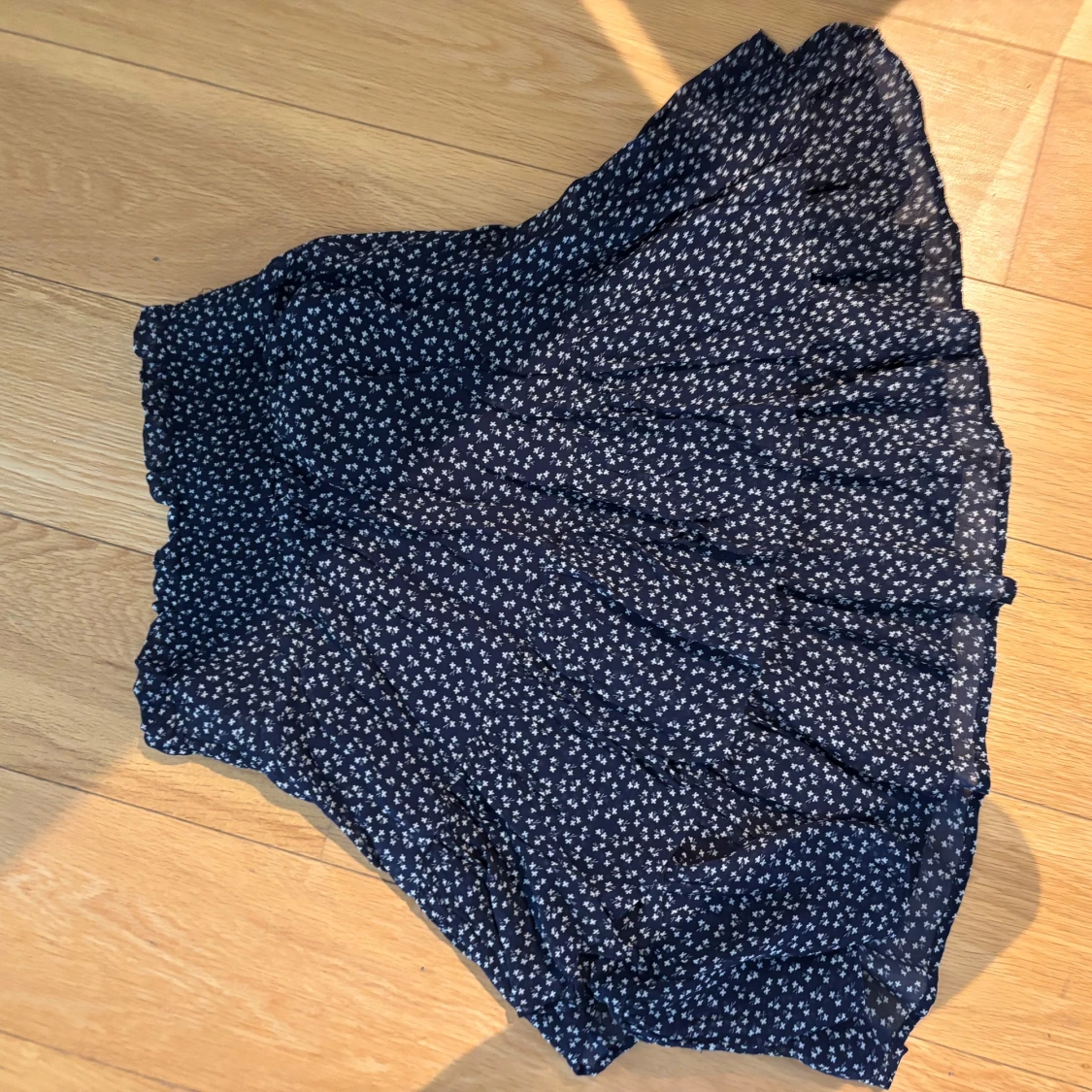 Blommig kortkjol från & Other Stories - 1