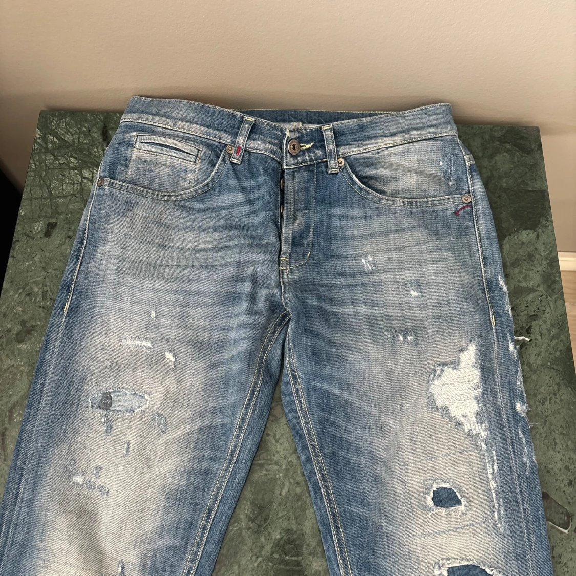 Blå slitna jeans från Dondup, stl w32 och L30 - 1