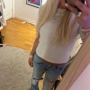 Topp ifrån Zara - Superfin finstickad topp ifrån Zara men snygga detaljer💕