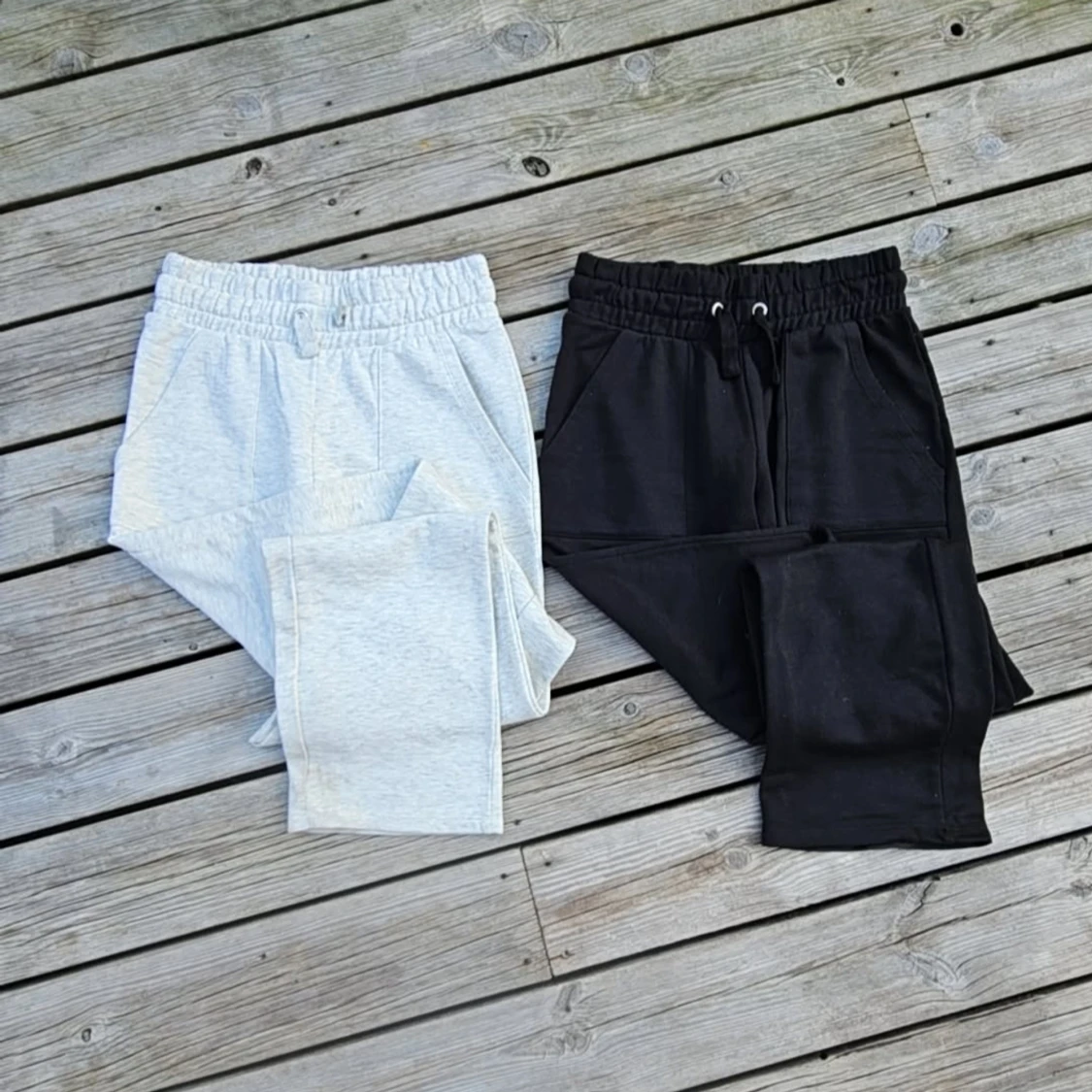 Två par mjukisbyxor