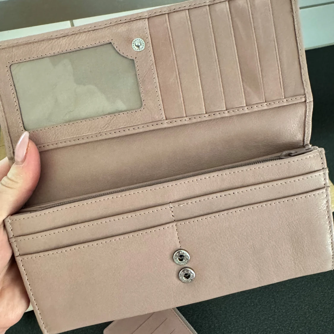 Rosa plånbok med dragkedja - 1