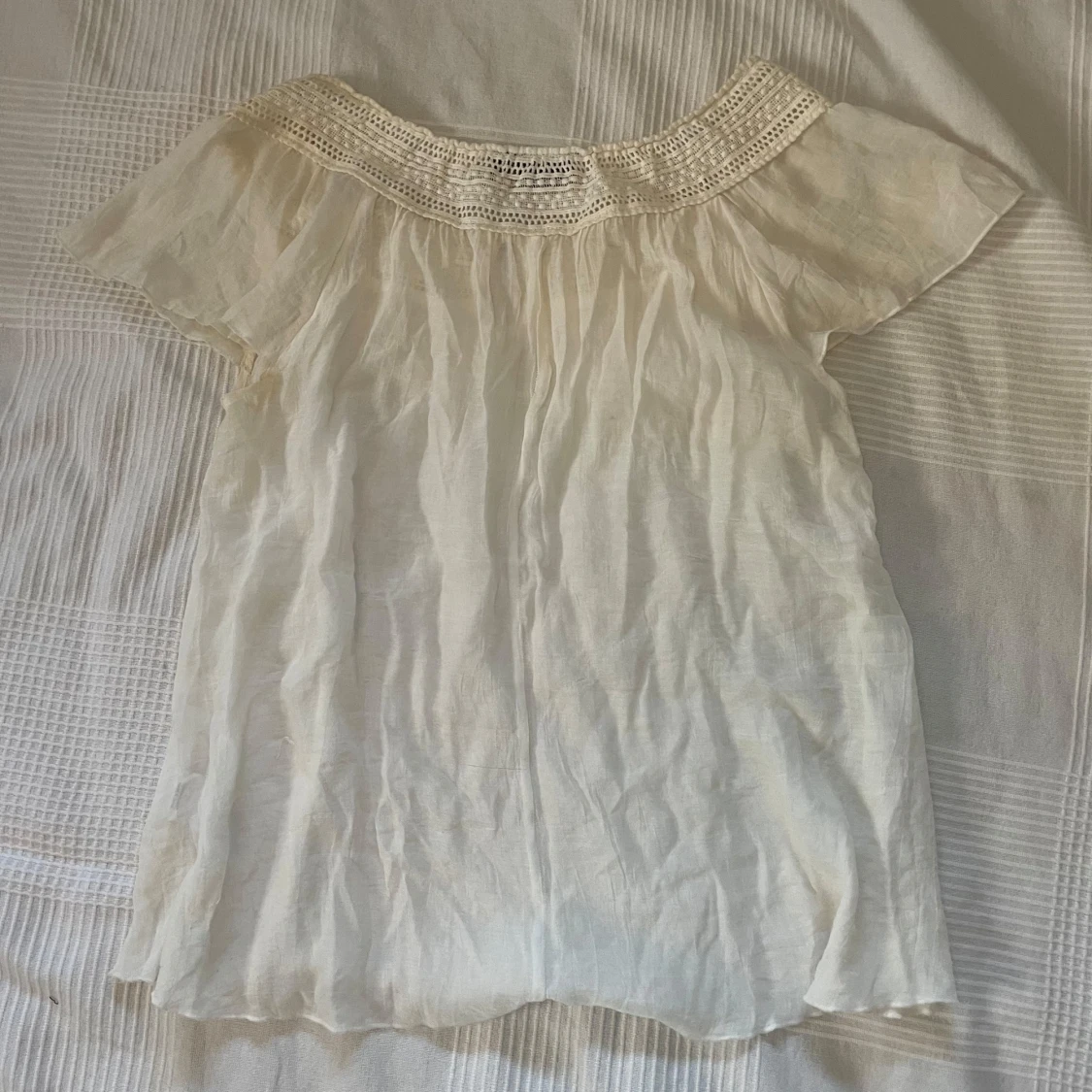 Vit blus med spets från KappAhl XS - 1