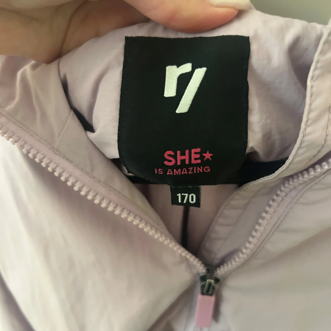 Ljuslila vindjacka från SHE IS AMAZING - 3