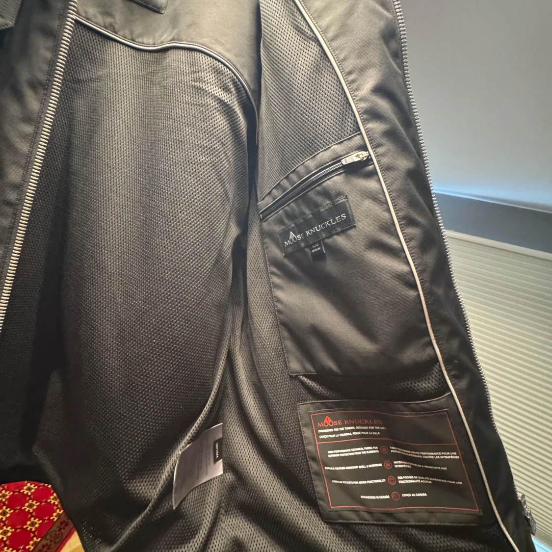 Svart overshirt från Moose Knuckles (med kvitto) - 3