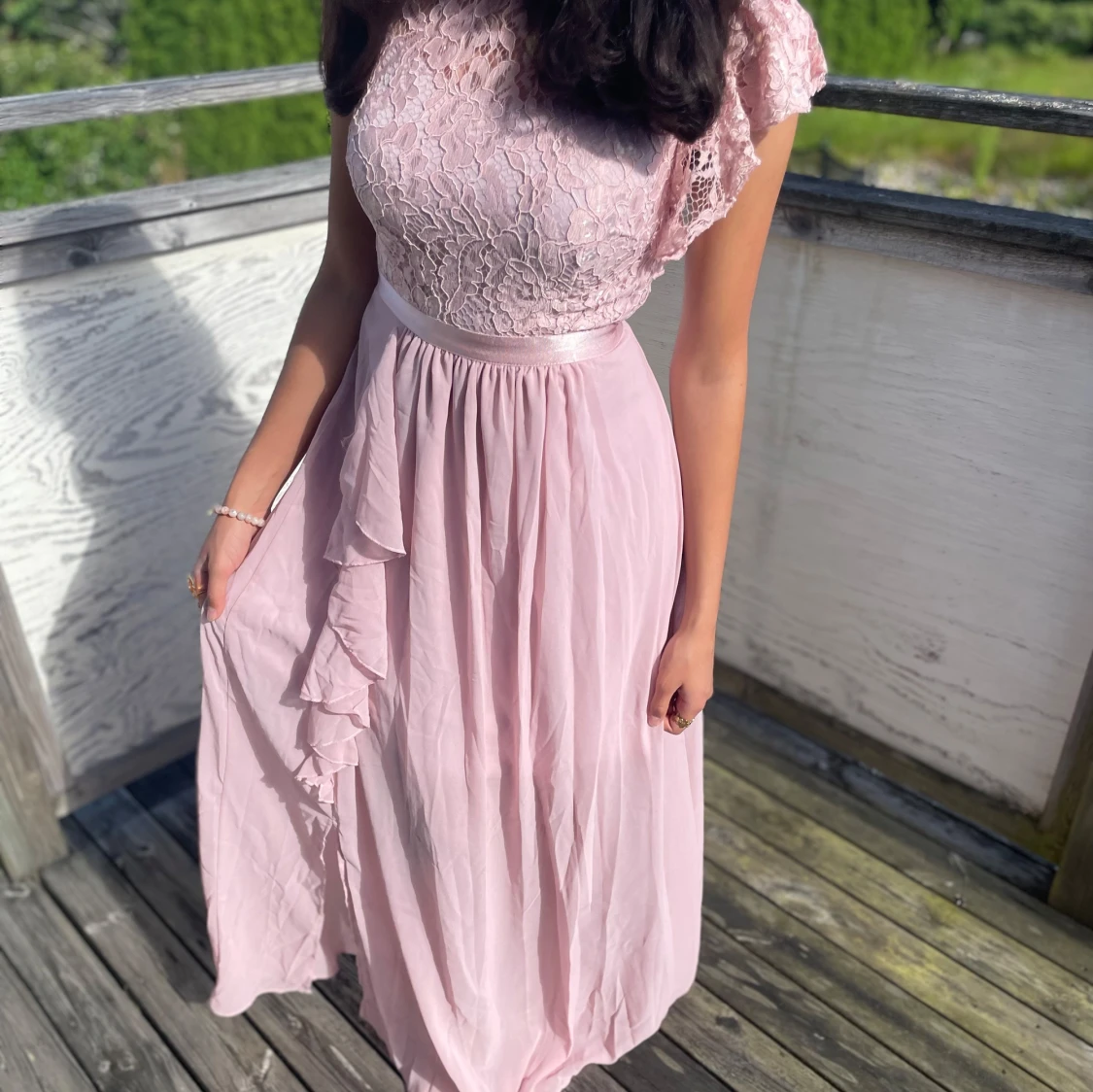 Ljusrosa balklänning och/eller långklänning med spets