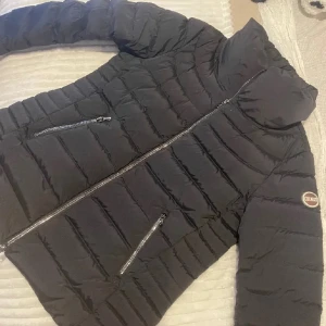 Svart dunjacka från Colmar💕 - Snygg svart dunjacka från Colmar 