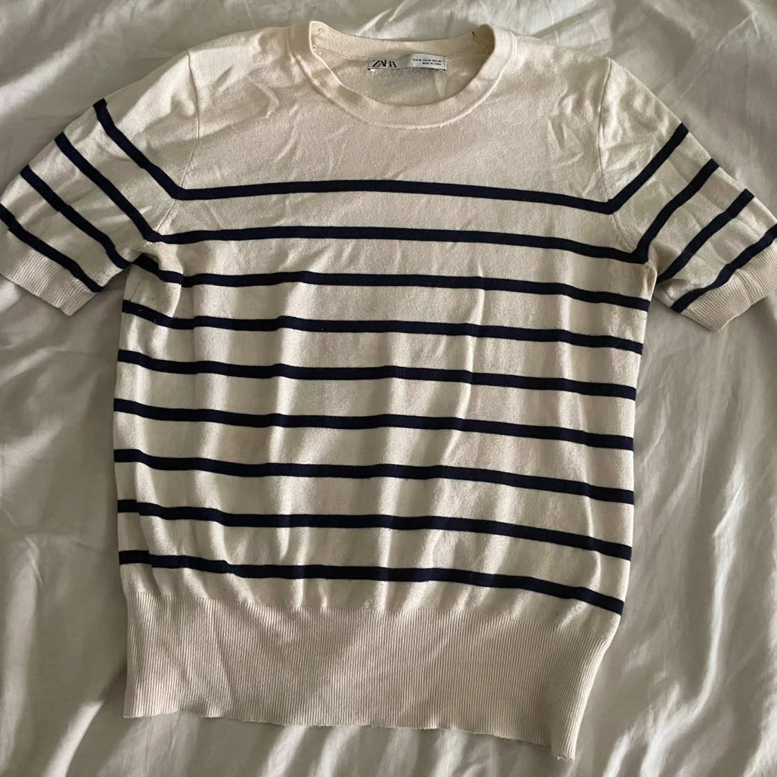 Randig kortärmad tröja från Zara💕 - 1