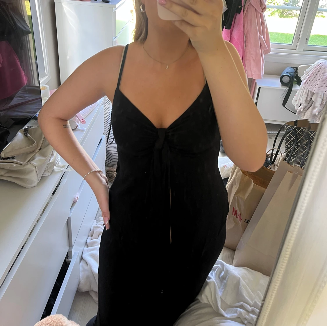 Svart topp från Gina Tricot - 1