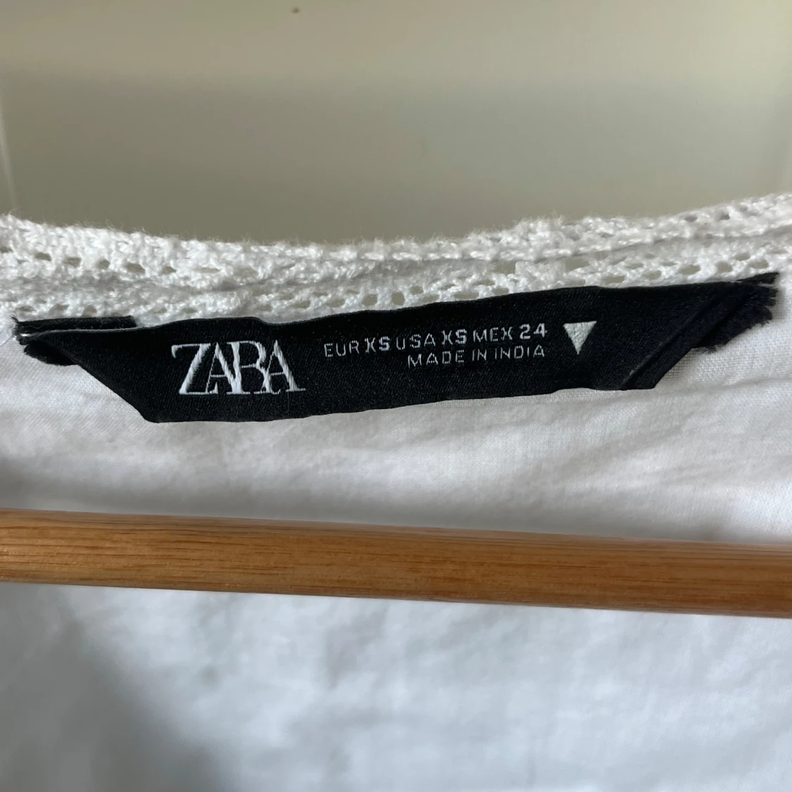 Vit kort klänning från Zara XS - 1