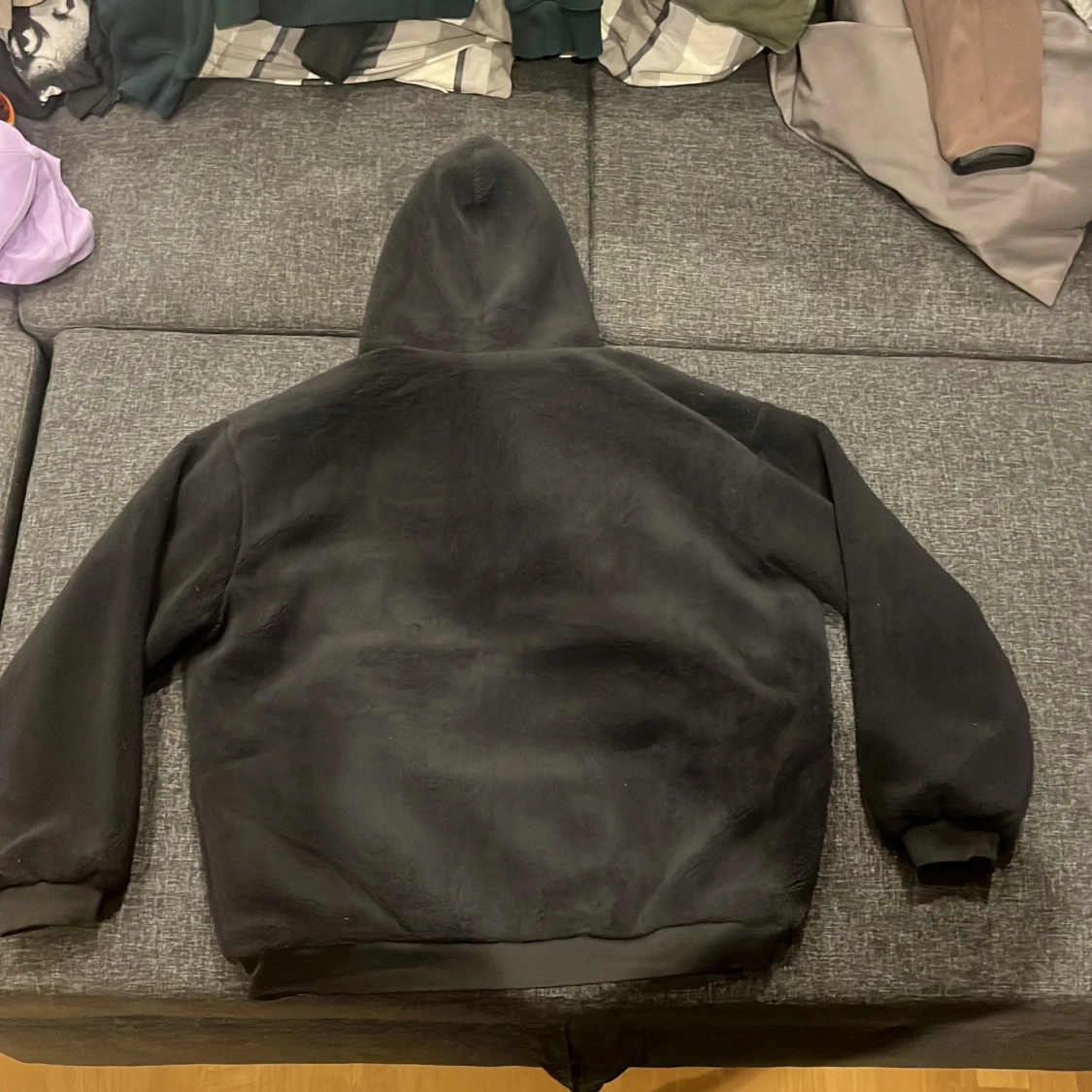 Svart teddyjacka med huva - 1