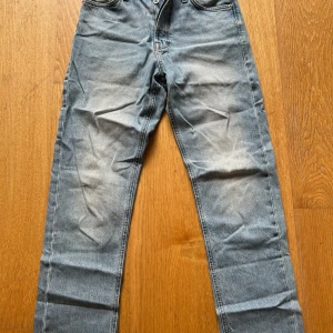 Jack&jones jeans - Fräscha jeans från Jack &jones, fint skick. Passar till alla tillfällen!