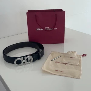Salvatore Ferragamo bälte  - ferragamo bälte, inga defekter, 105 cm, allt i bilderna kommer med 