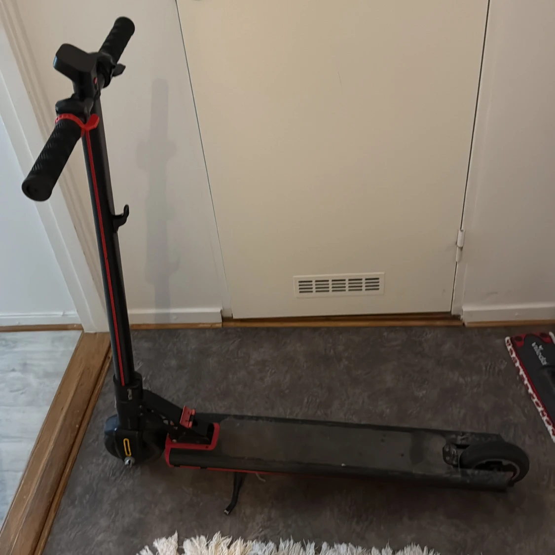 Laddare ingår också 