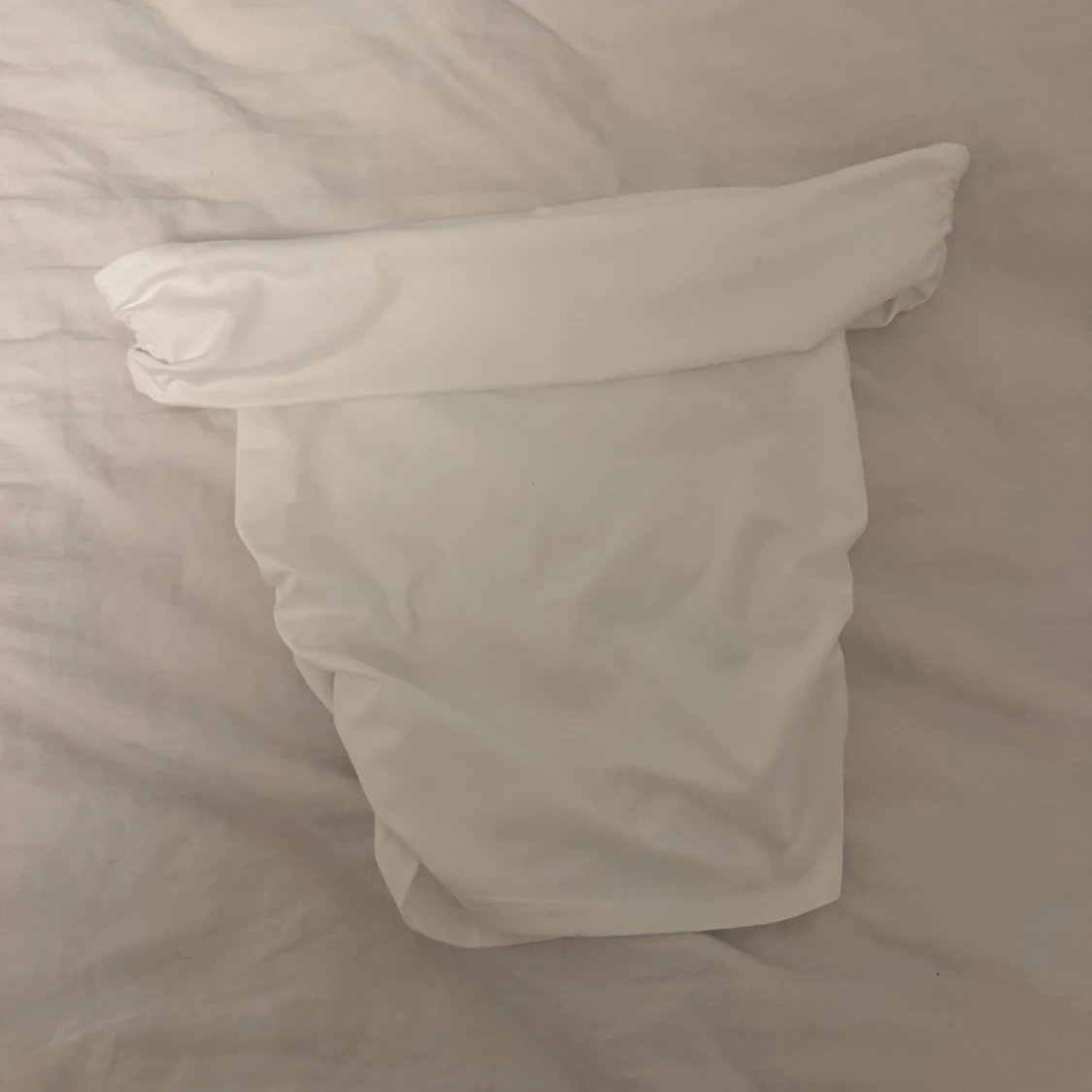 Vit off shoulder topp