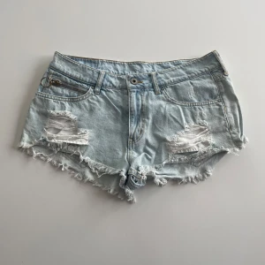 Low waist shorts  - Jeans shorts från H&M näst intill oanvända 