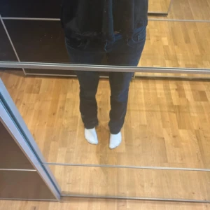 Ltb Lågmidjade jeans  - Lågmidjade ltb jeans i modellen valerie 😇 W26 och L34 passar perfekt mig som är 170! Midja rakt över: 37 innebens: 82