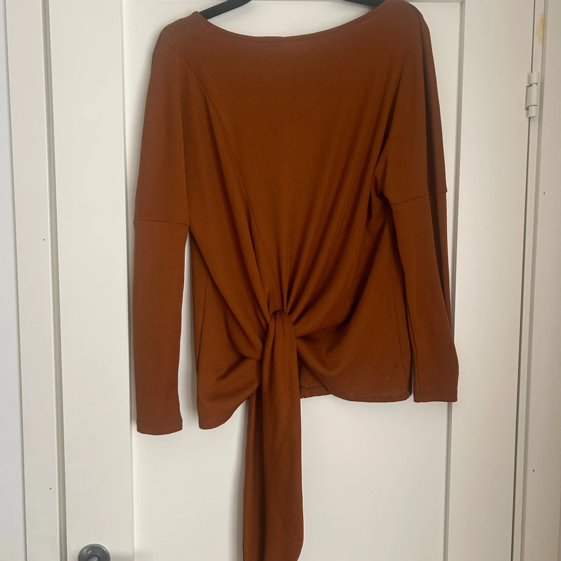 Rostbrun långärmad topp från Vila