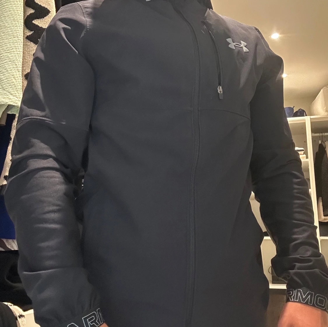 Svart vindjacka från Under Armour - 1
