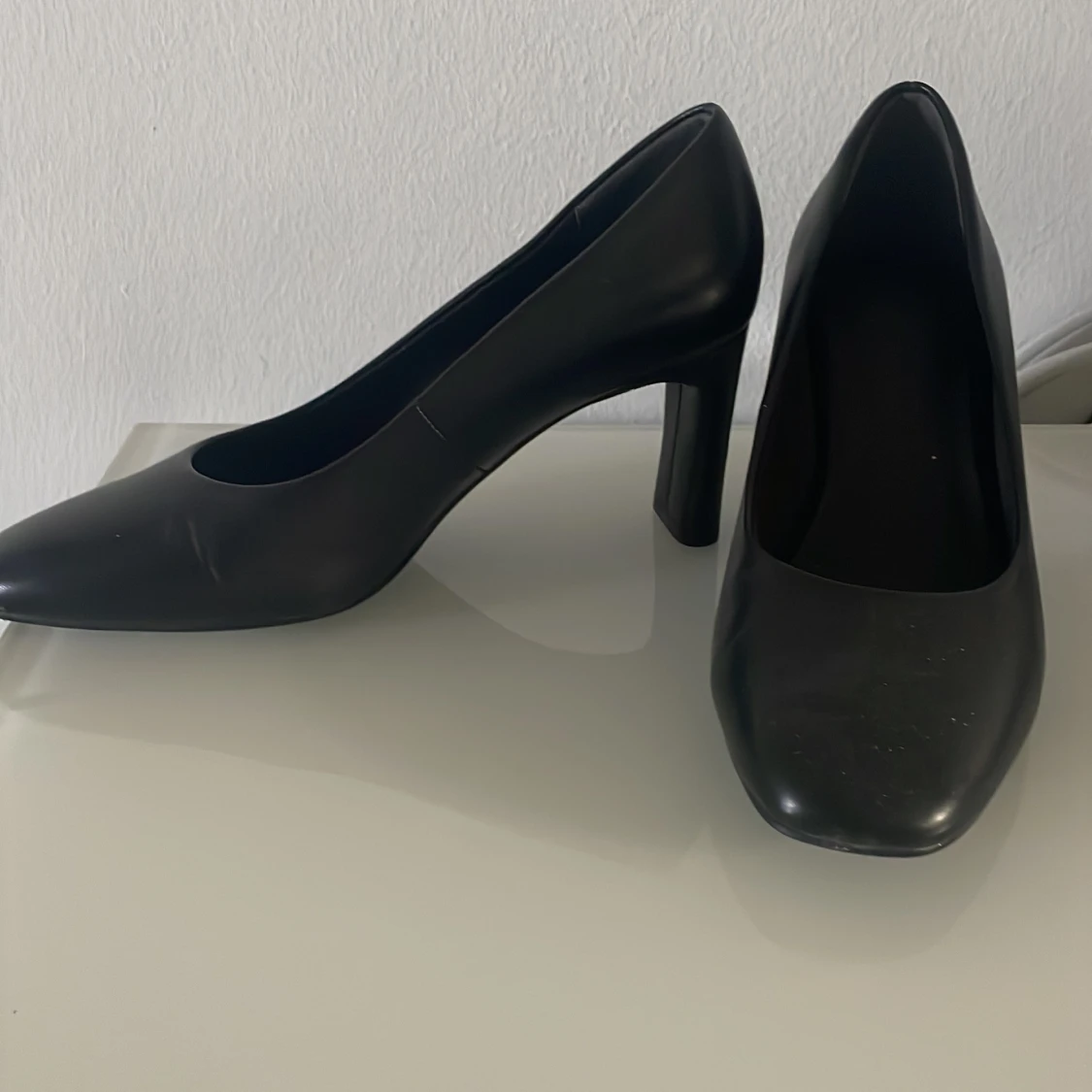 Svarta klassiska pumps med klack - 1