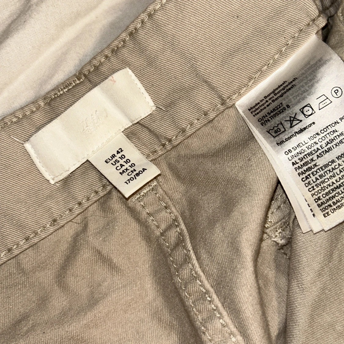 Beige cargobyxor från H&M - 1