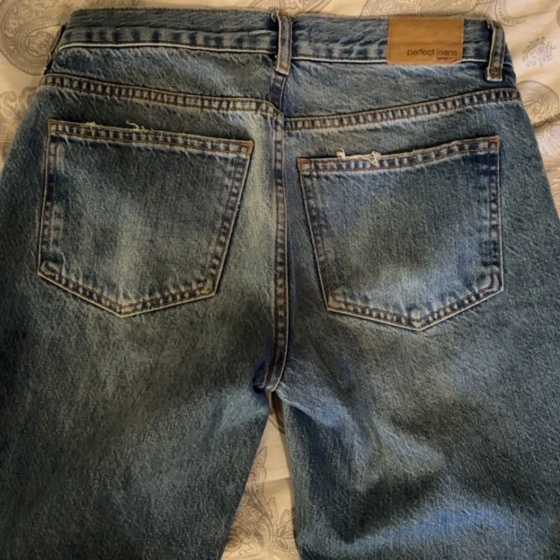 lågmidjade jeans ifrån ginatricot  - 3