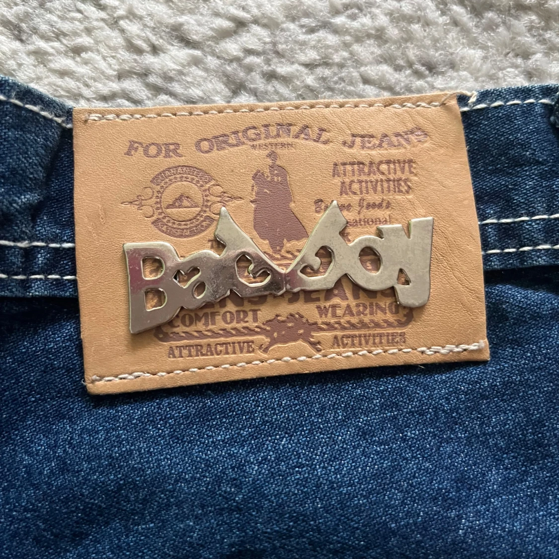 Mörkblå jeans med eldpatch från Bad Boy - 2