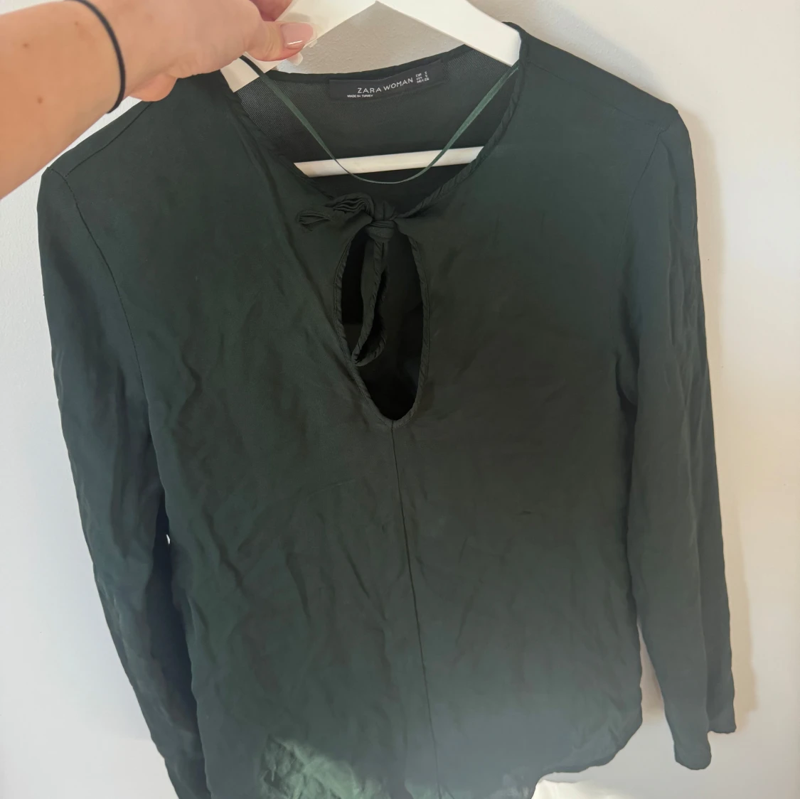 Mörkgrön blus från Zara