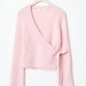 Rosa omlottkofta från Gina - Säljer den här från Ginatricot som är slutsåld !