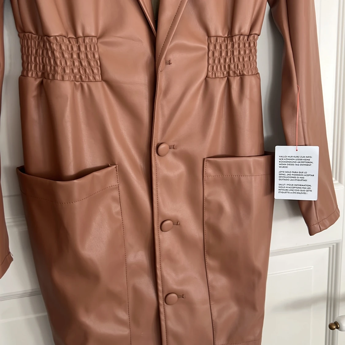 Beige klänning från ASOS ny med prislapp  - 2