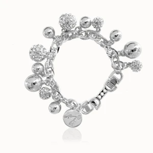 Silverarmband från Ioaku💖 - Elegant silverarmband från Ioaku med hängande pärlor och glittriga kulor. Armbandet har en kedjedesign och en rund berlock med märkets namn. Perfekt för att ge en glittrig touch till din stil. Oginalpris: 999kr.  Mitt pris: 750kr.   Hör av er vid frågor💗💗💗