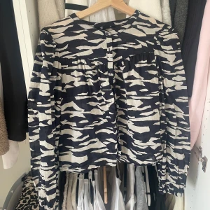 Blus - Fin kofta/blus. Fint skick!