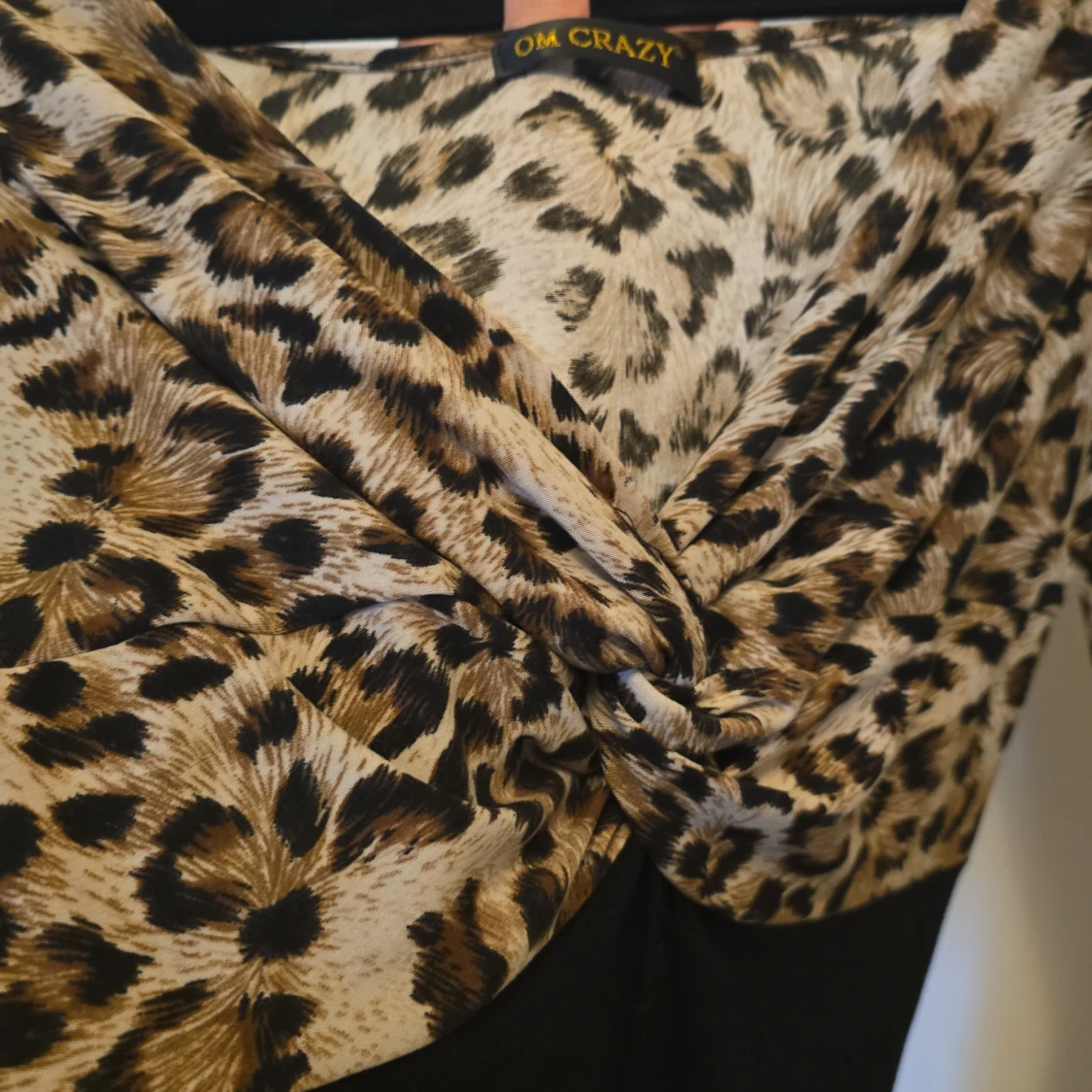 Leopardmönstrad klänning från Om Crazy - 4