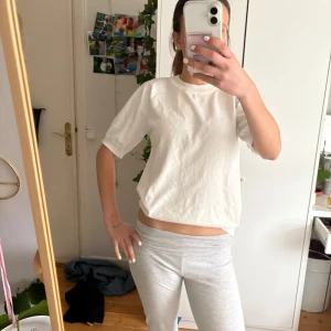 fin stickad t-shirt - super fin stickad t shirt i nyskick🥰